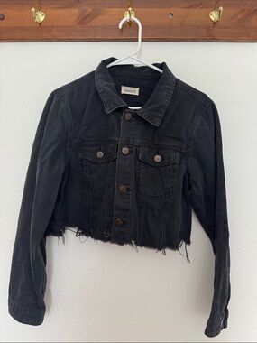 Mono B Black Cropped Raw-Hem Denim Jacket
